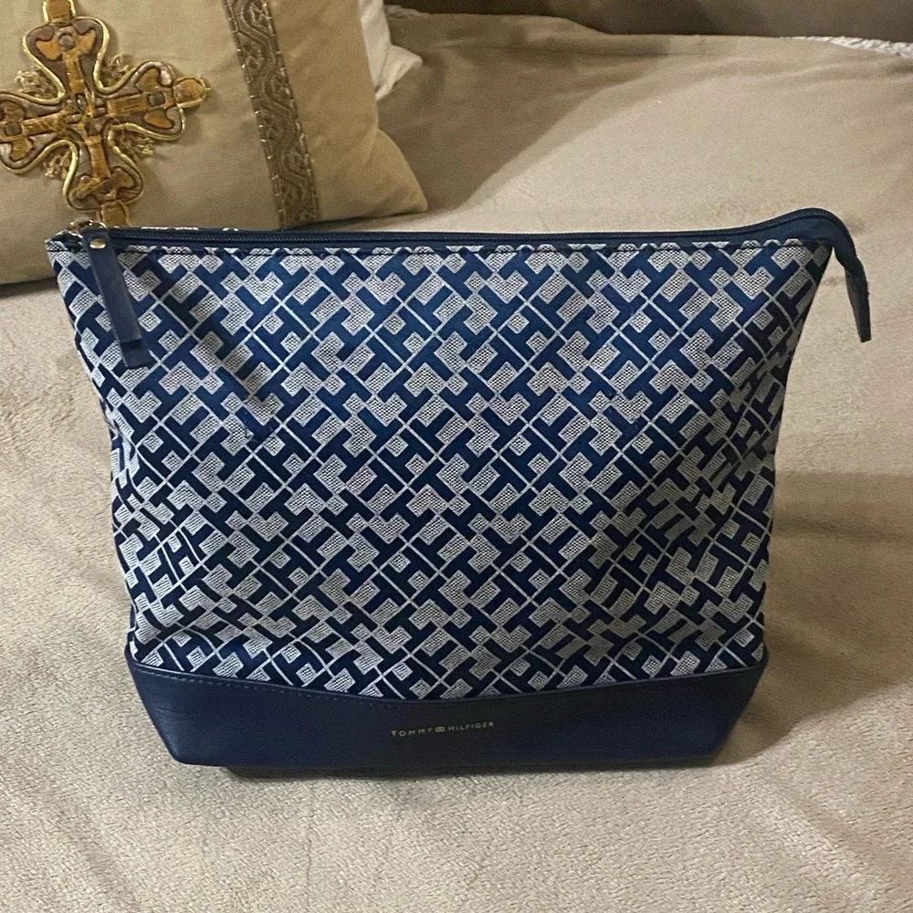 Tommy Hilfiger Makeup Bag